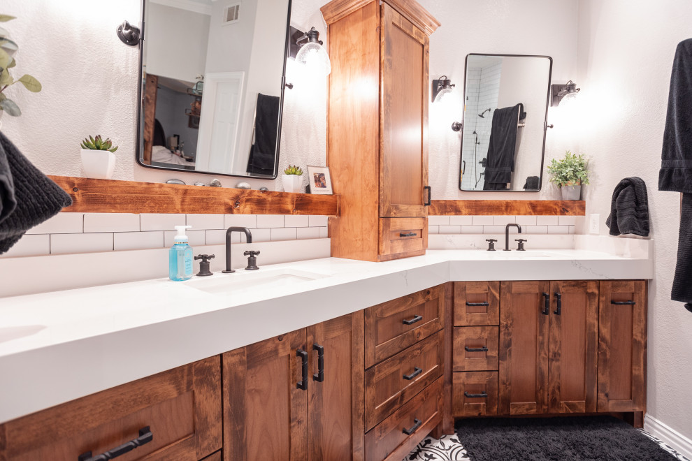 English Chestnut | Master Bathroom