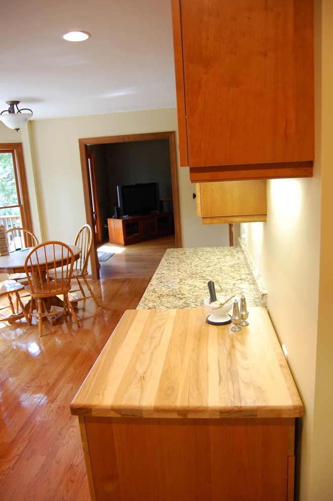 Mountain style kitchen photo in Raleigh