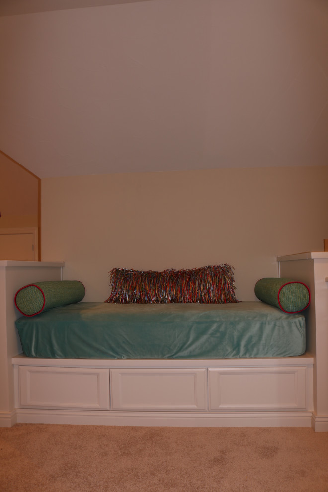 Large transitional kids' room in Austin with beige walls, carpet and beige floor for girls.