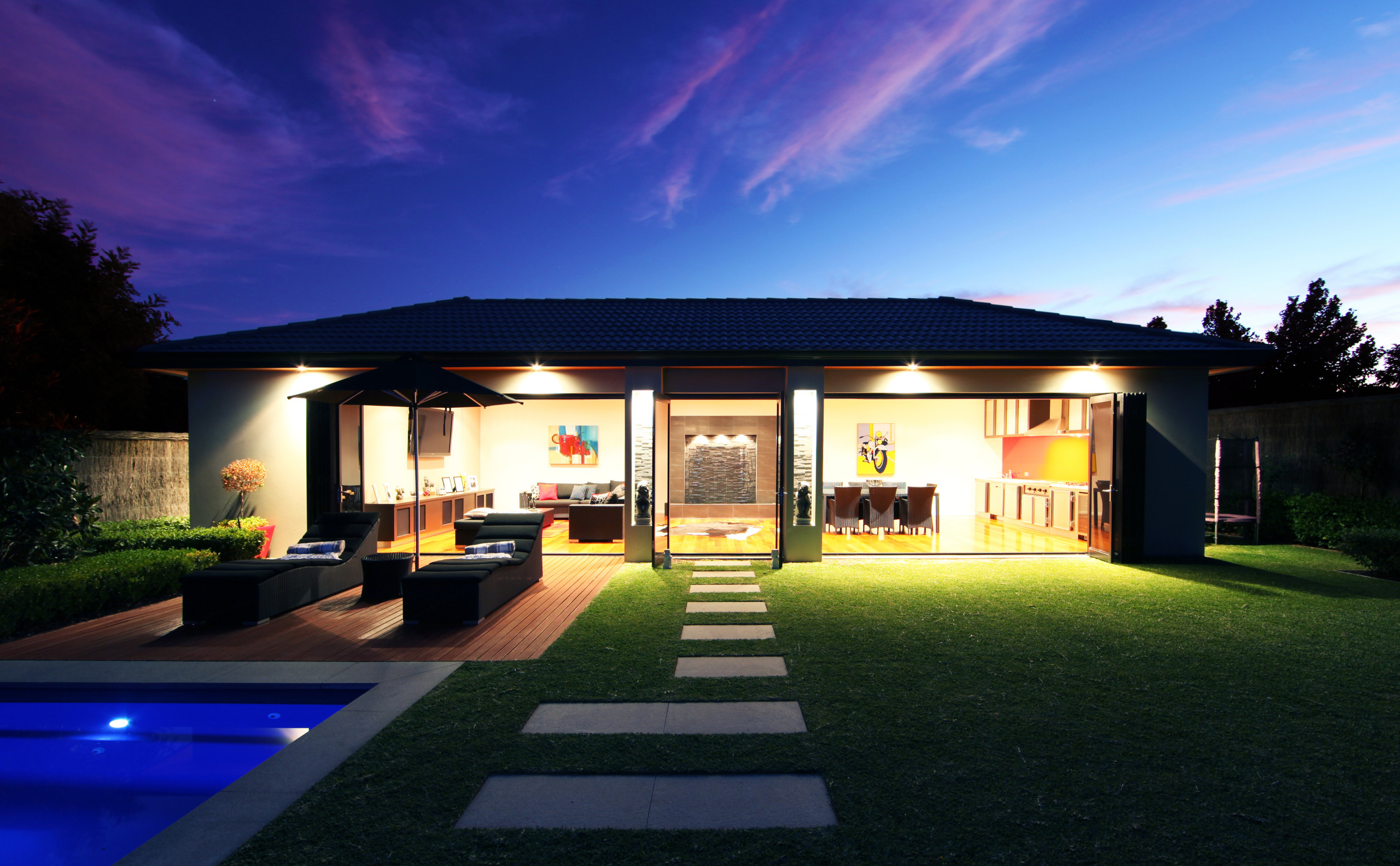 New Single Storey Contemporary Home Outdoor