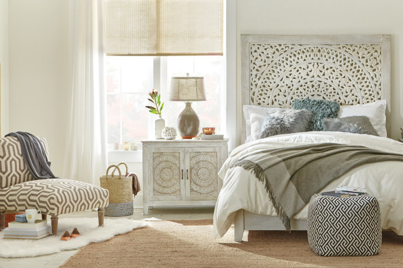 Bedroom - transitional bedroom idea