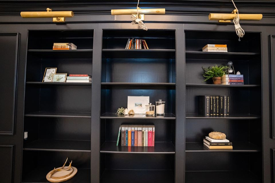 Inspiration for a transitional home design remodel in Houston