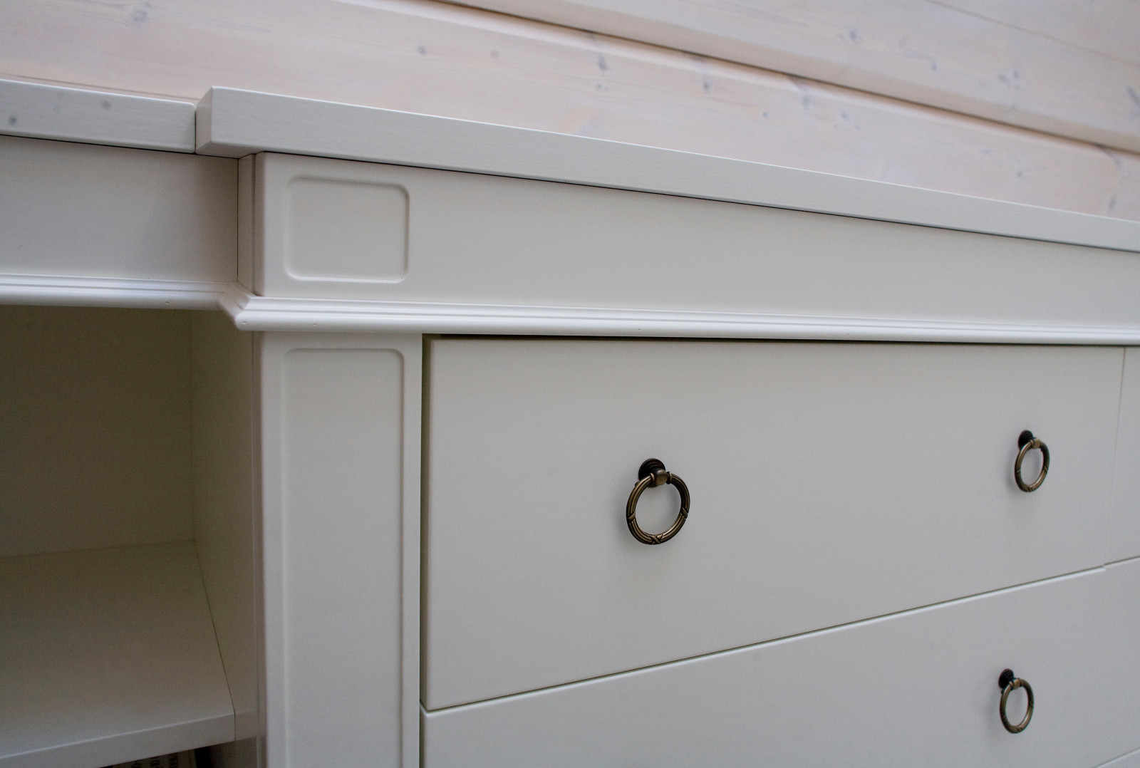 Гардеробная в деревянном доме