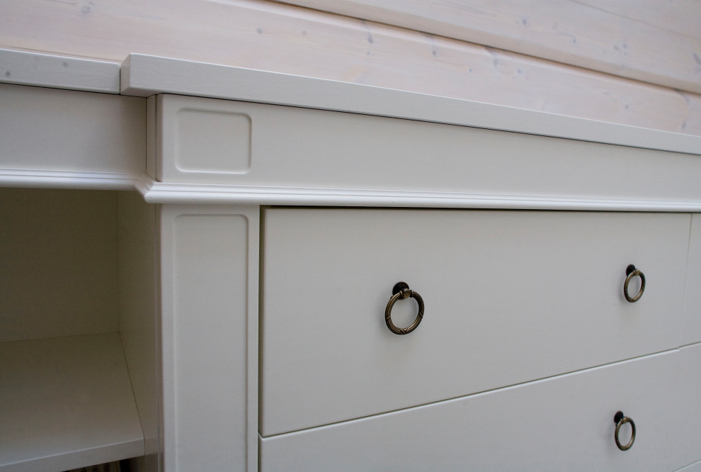 Гардеробная в деревянном доме