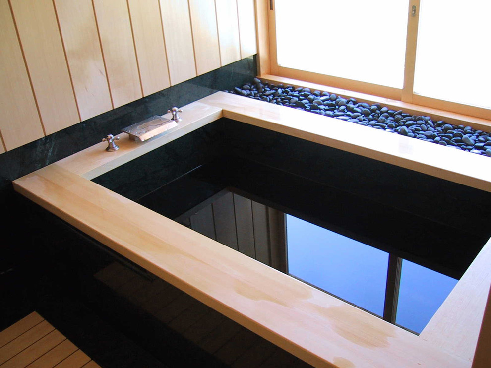 Example of an asian bathroom design in San Francisco