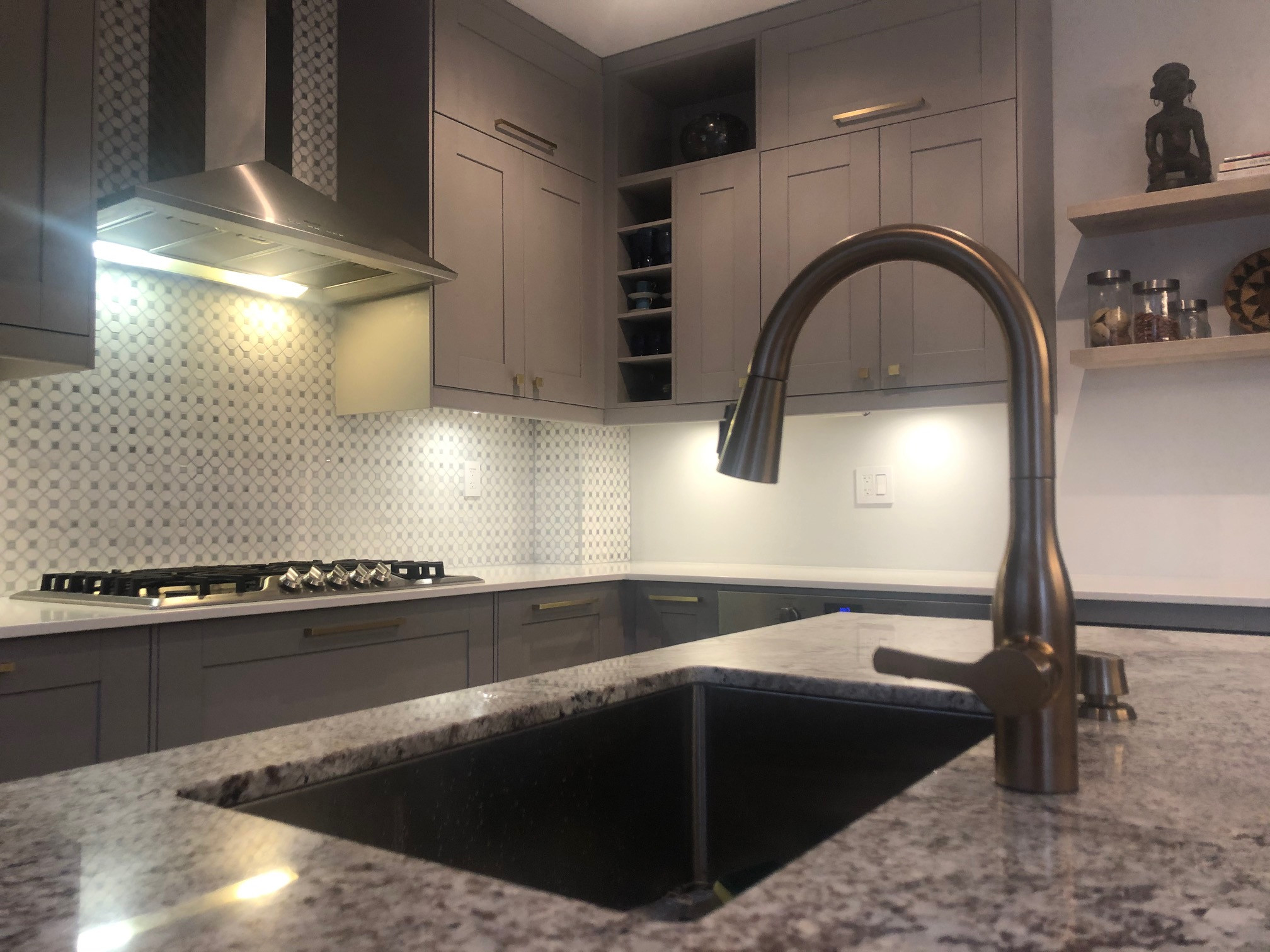 Mixed Medium Kitchen