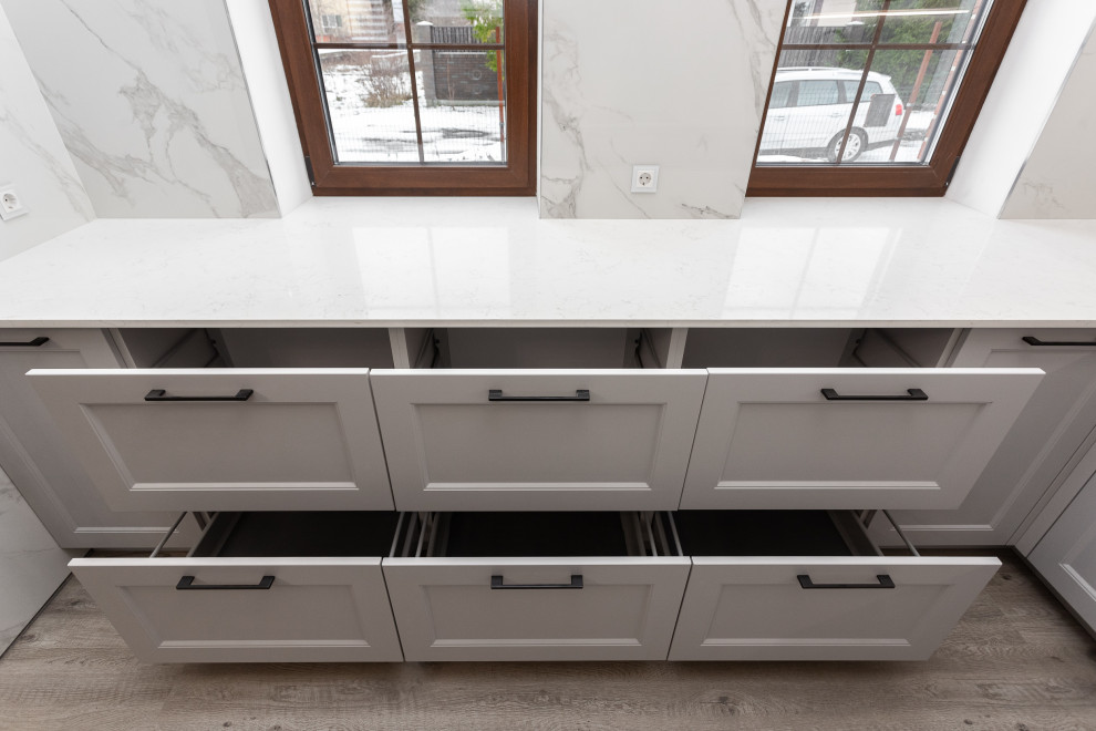 Кухня в стиле современная классика у моря