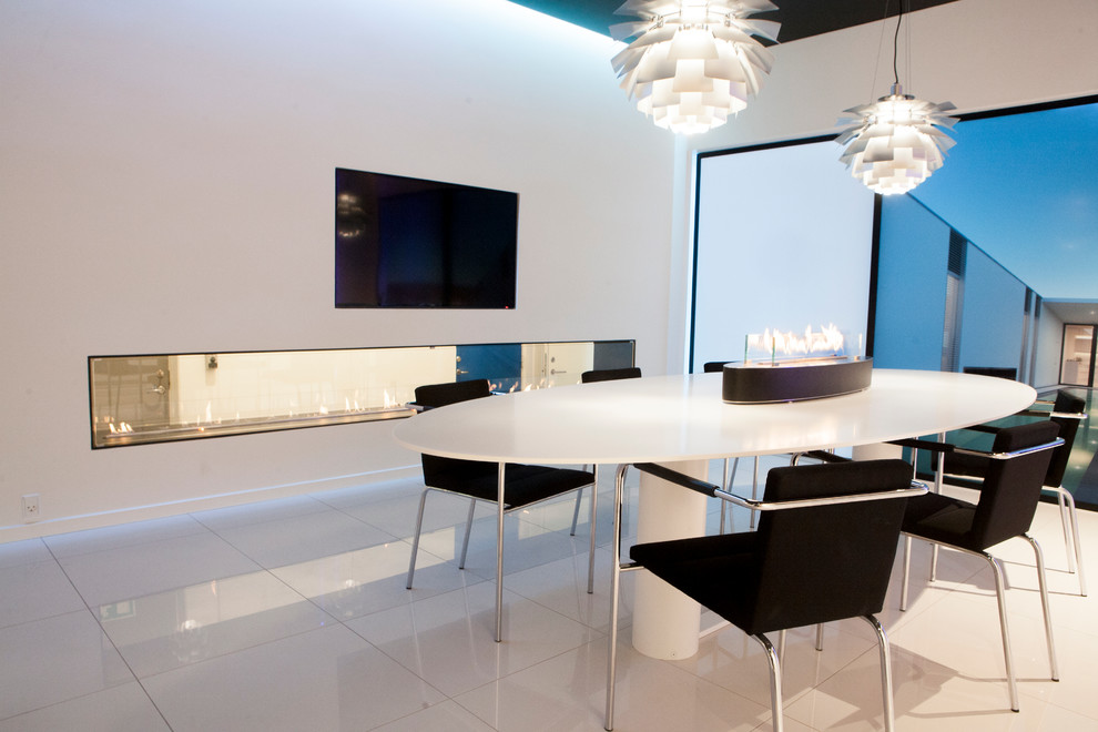 Гостиная. Сквозной биокамин Decoflame, декоративное решение для двух комнат.