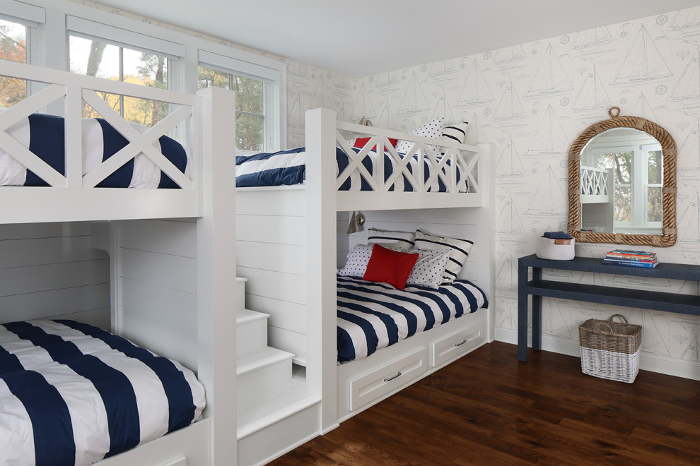 Design ideas for a beach style kids' bedroom in Milwaukee.