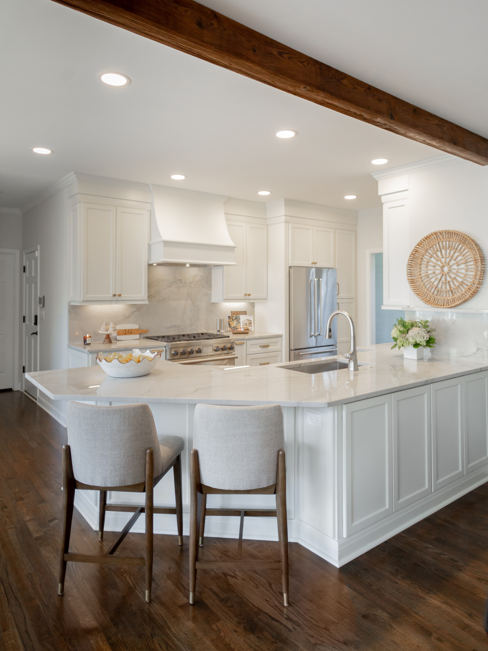 WOODSTOCK neutral transitional kitchen