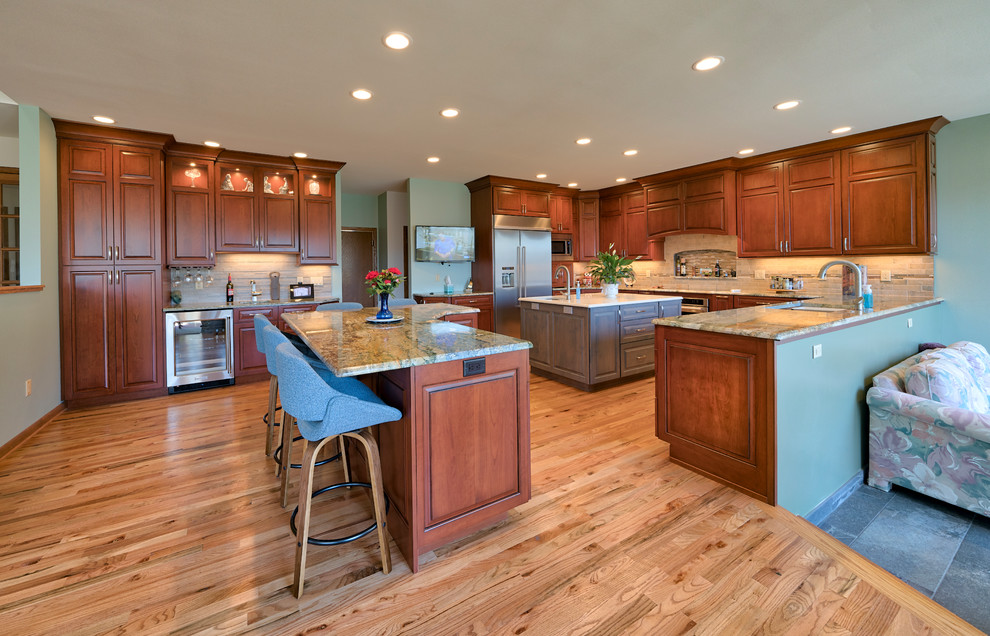 Kitchen - transitional kitchen idea