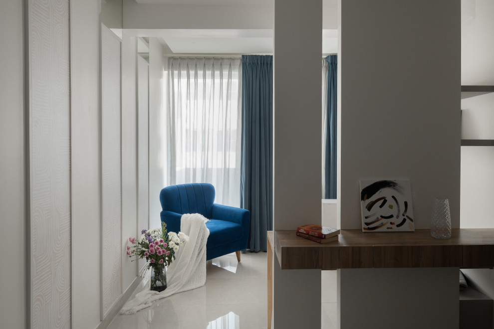 Design ideas for a transitional bedroom in Bengaluru.