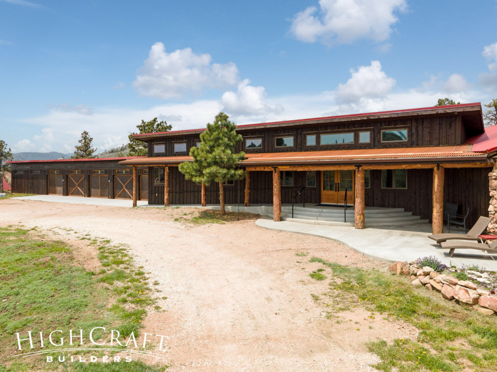 Home design - rustic home design idea in Denver