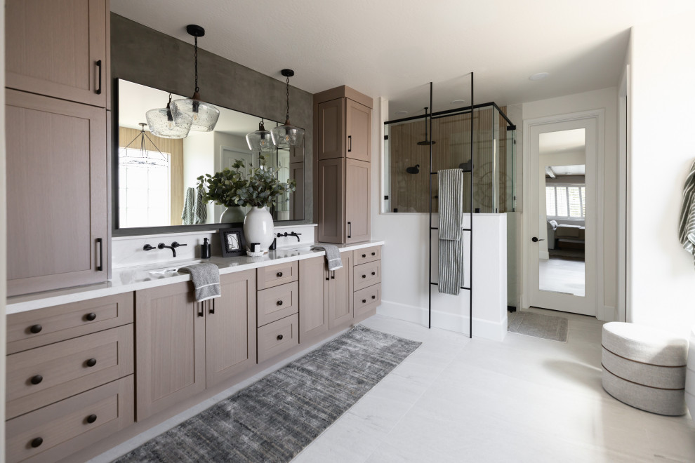 Example of a transitional bathroom design in Phoenix