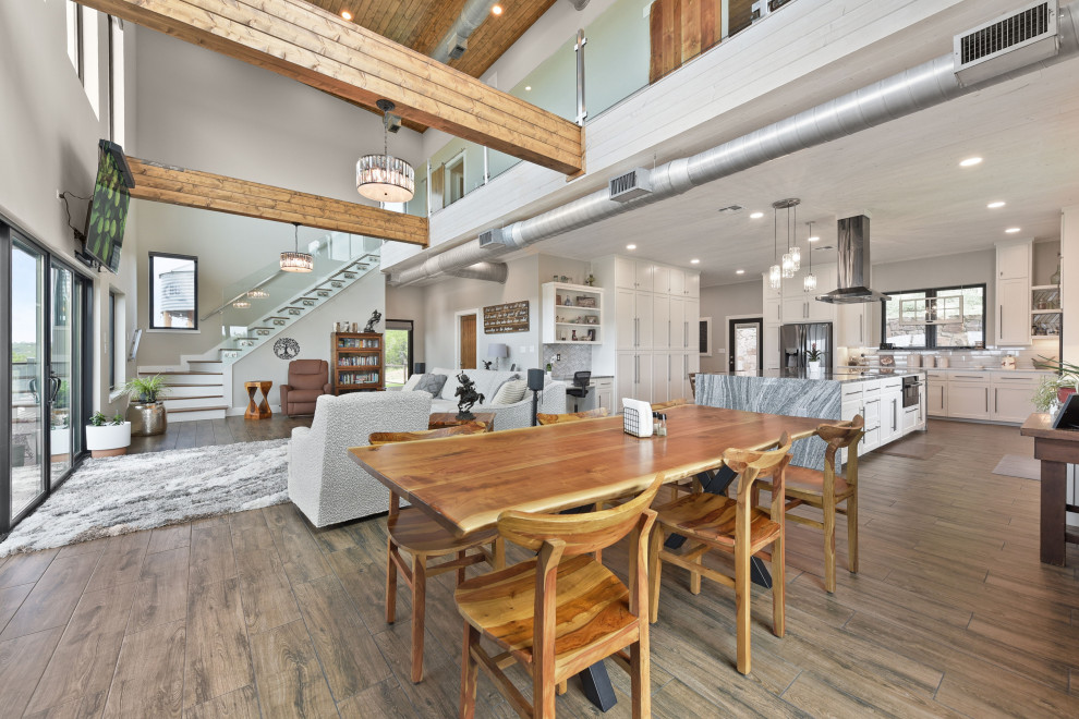 Hillside Lake View Home