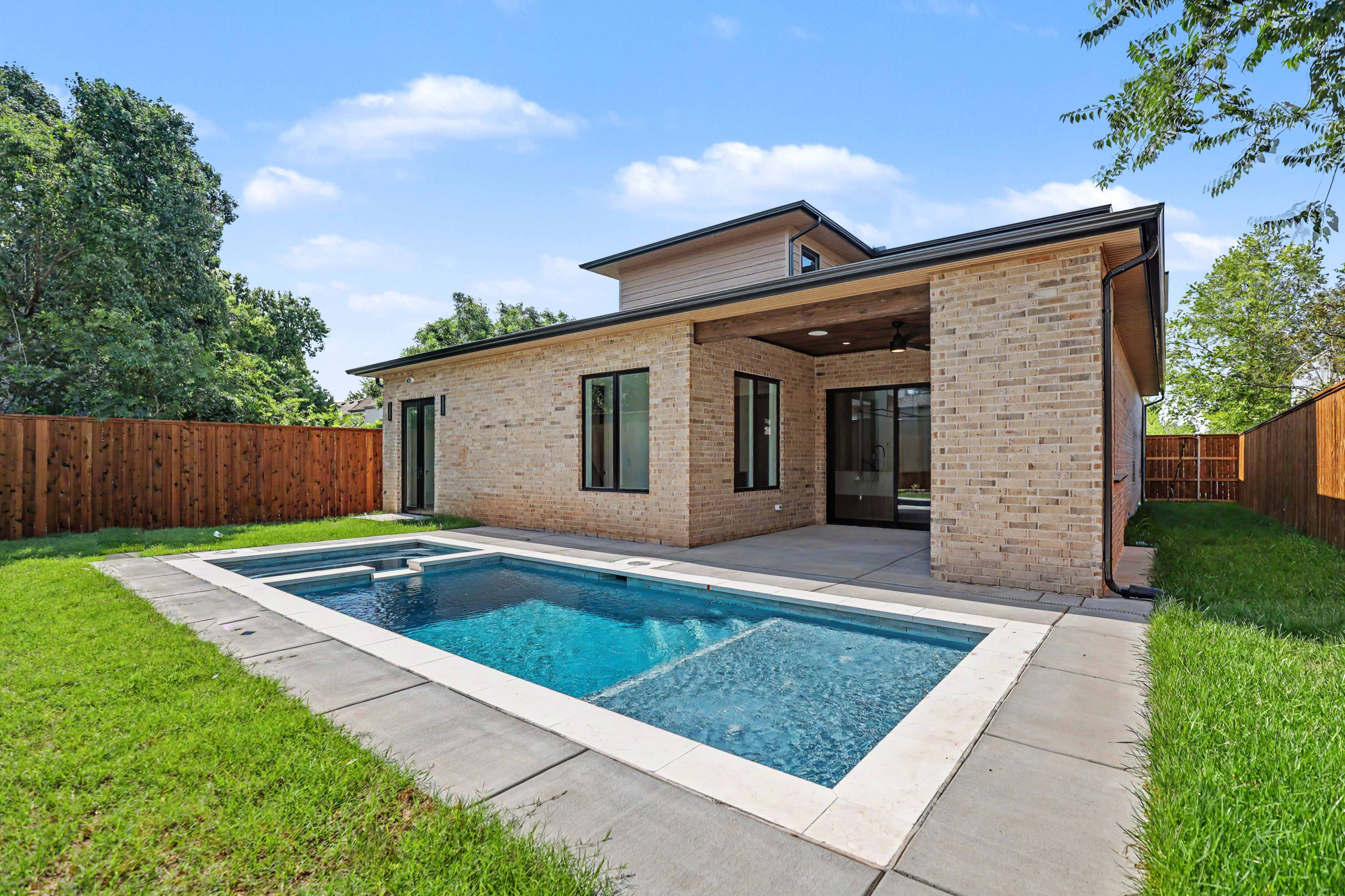 1117 Luxury Build