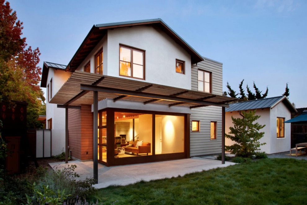 Example of a minimalist exterior home design in Los Angeles
