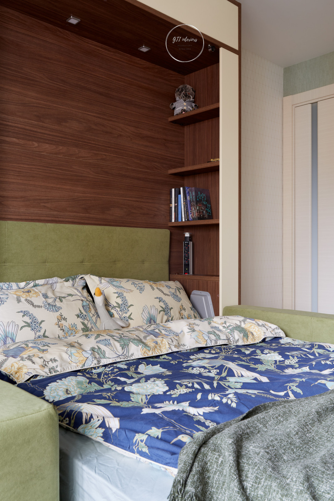 Art Deco + девушка-подросток