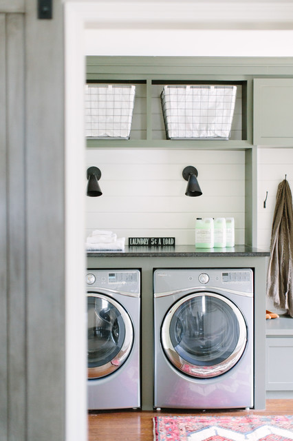 Willow Residence: Classic Cape Cod maritim-hauswirtschaftsraum