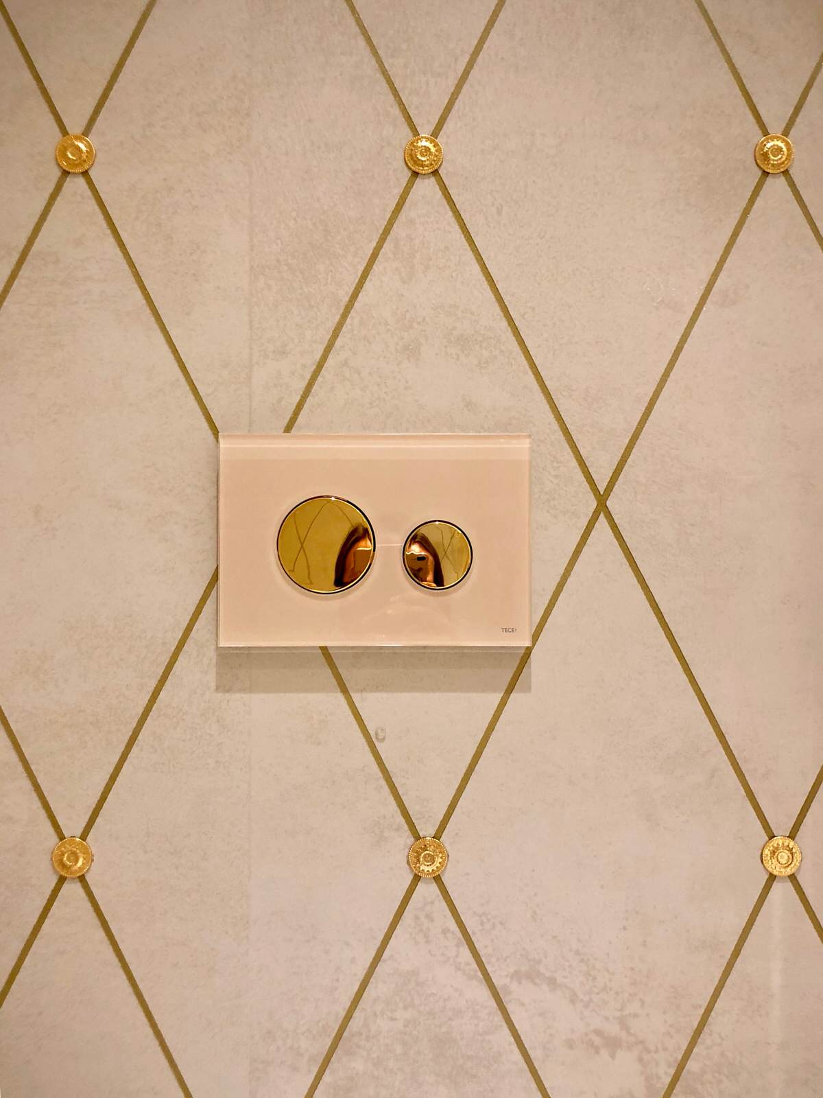 КВАРТИРА НА МОЖАЙКЕ