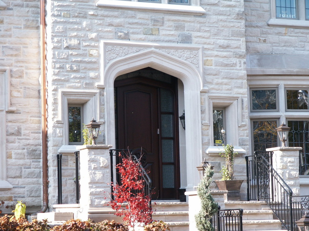 Design ideas for a traditional exterior in Toronto.