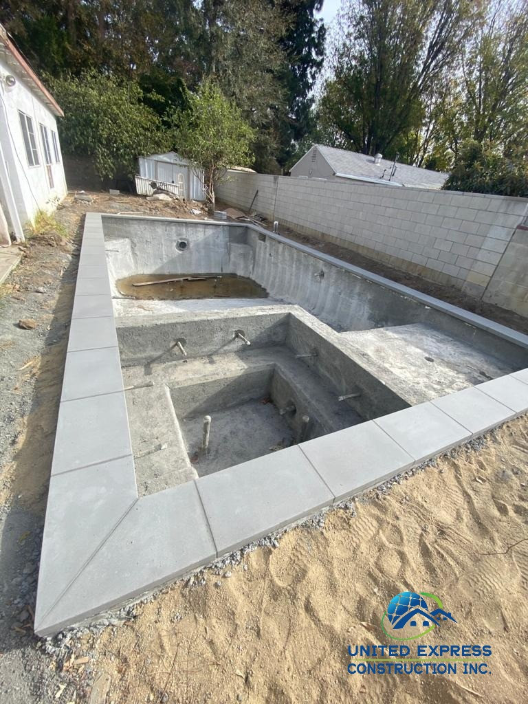New Pool Construction & Deck