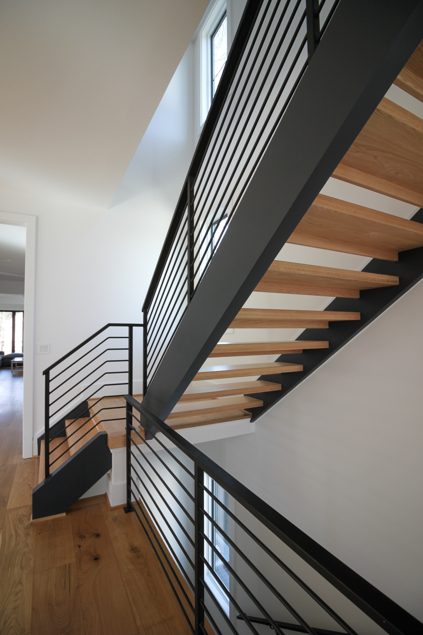 85_Sleek Three-Quarter Turn Multilevel-Staircase, McLean VA 22101