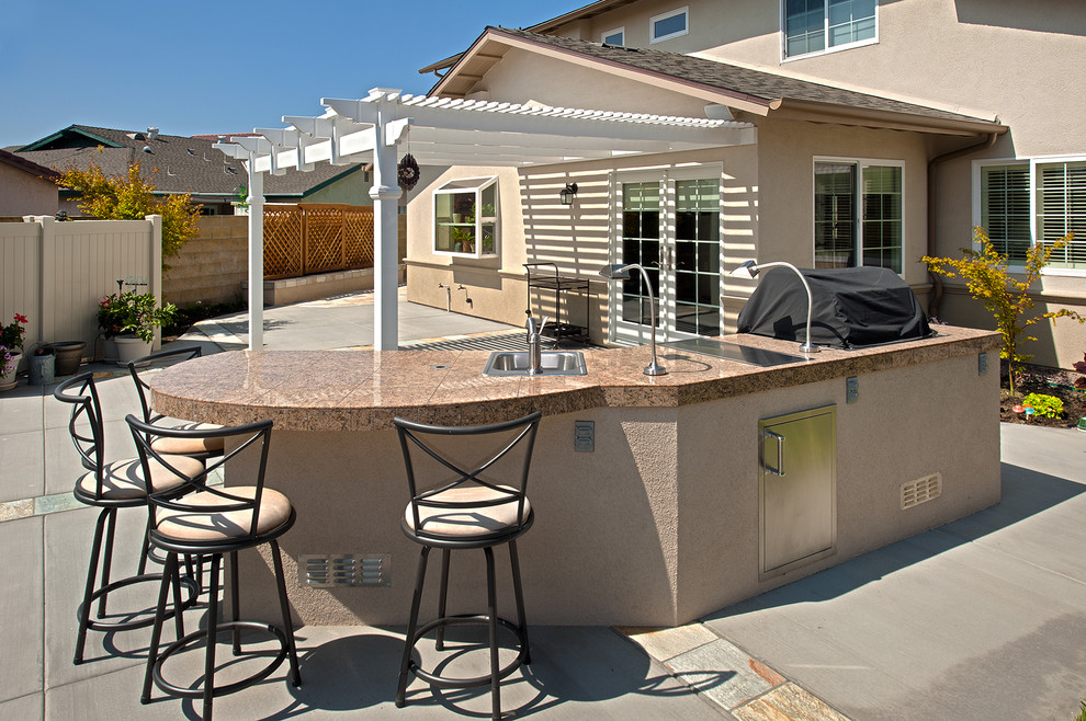 Murphy Exterior Traditional Patio Orange County by Burgin