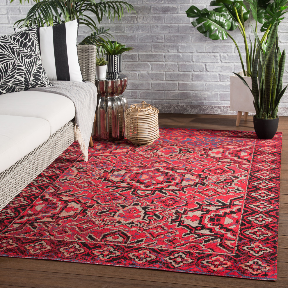 Jaipur Living Chaya Indoor/Outdoor Medallion Red/Black Rug, 5'3"x7'6"