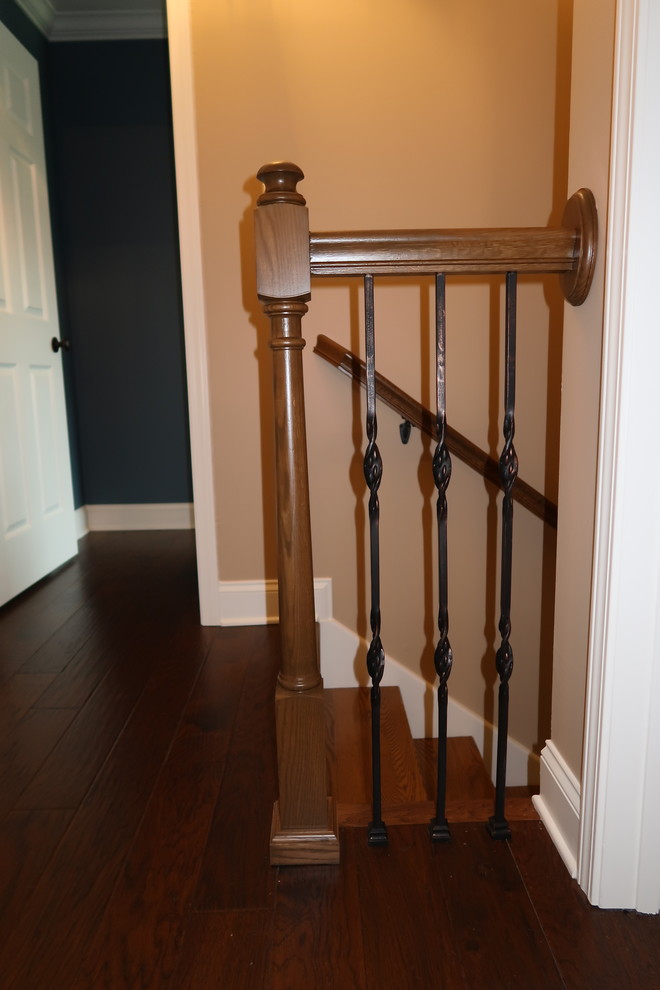Mid-sized transitional wooden straight wood railing staircase photo with wooden risers