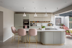 Houzz Tour: A Dark Bungalow Gains Light, Space and Glamour