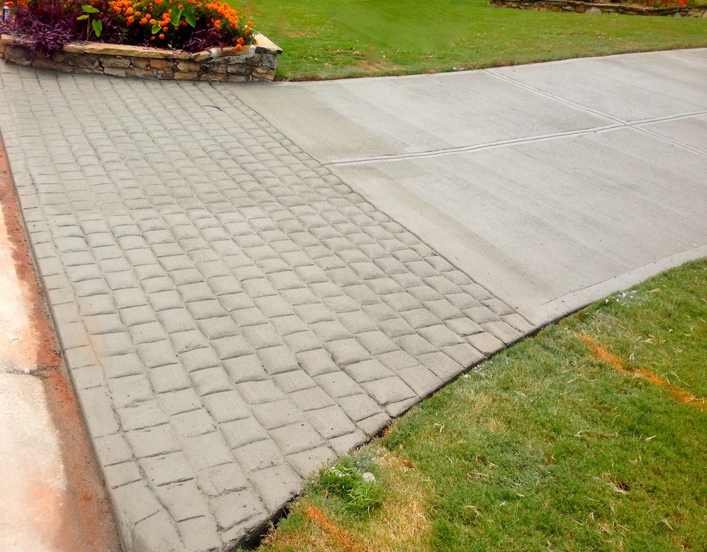 Inspiration for a transitional landscaping in Atlanta.