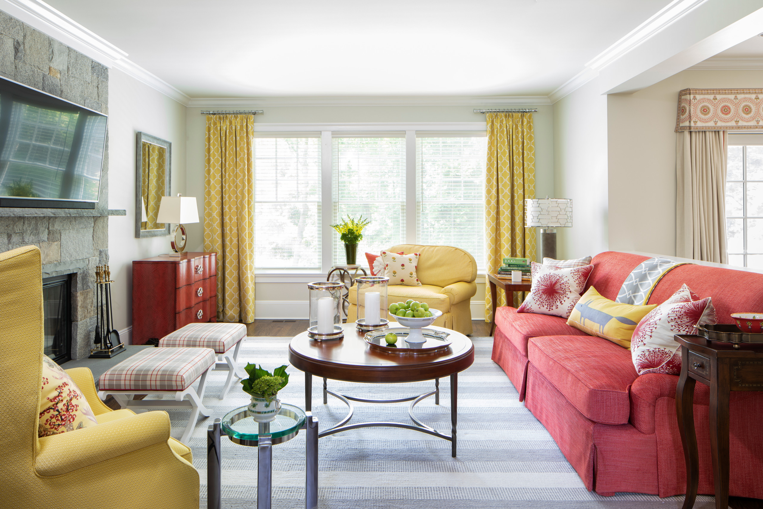 75 French Country Family Room Ideas You'll Love - January, 2026 | Houzz, image size:2560x1706