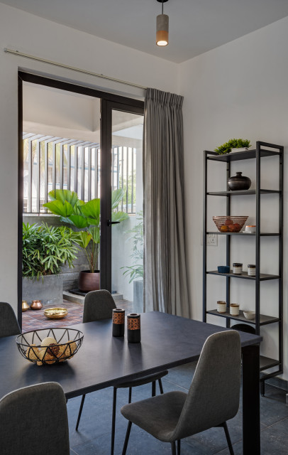 THE ELEMENTAL / Ashwin Architects moderne-spisestue