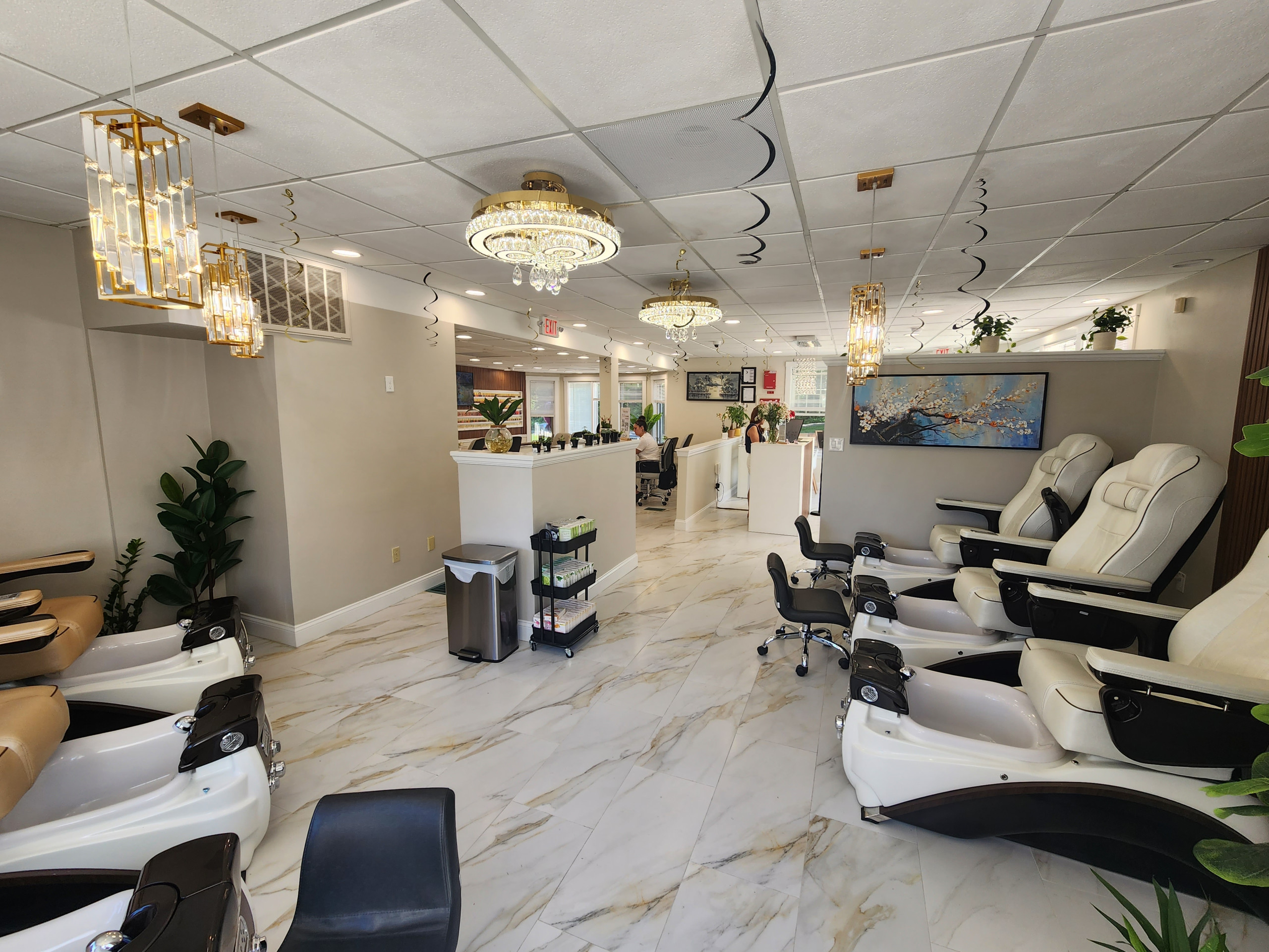 Colorful Nails Salon