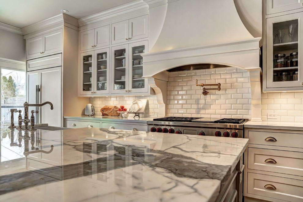 Inspiration for a transitional kitchen remodel in Toronto