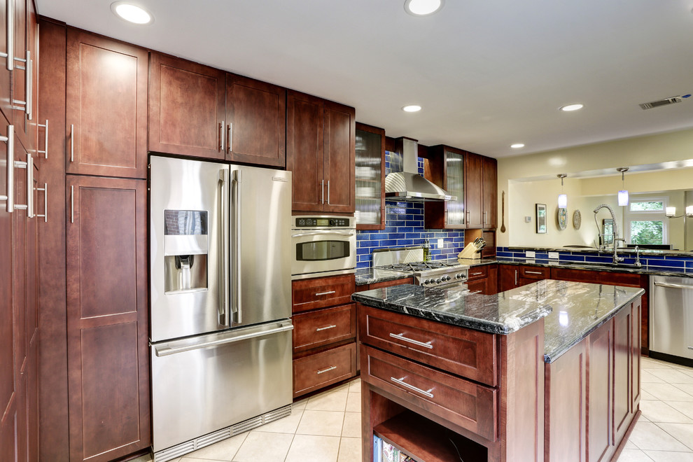 Transitional kitchen photo in DC Metro
