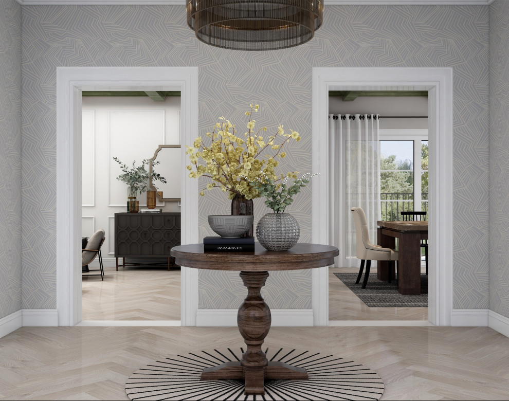 Mittelgroßes Country Foyer mit grauer Wandfarbe, hellem Holzboden, beigem Boden, Tapetenwänden, Doppeltür, Haustür aus Glas und eingelassener Decke in New York
