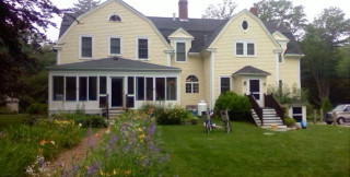 Porch of the Week: Relaxed Indoor-Outdoor Living in New England (14 photos)