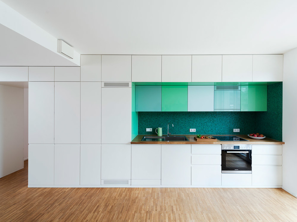 Inspiration for a contemporary kitchen in Munich.