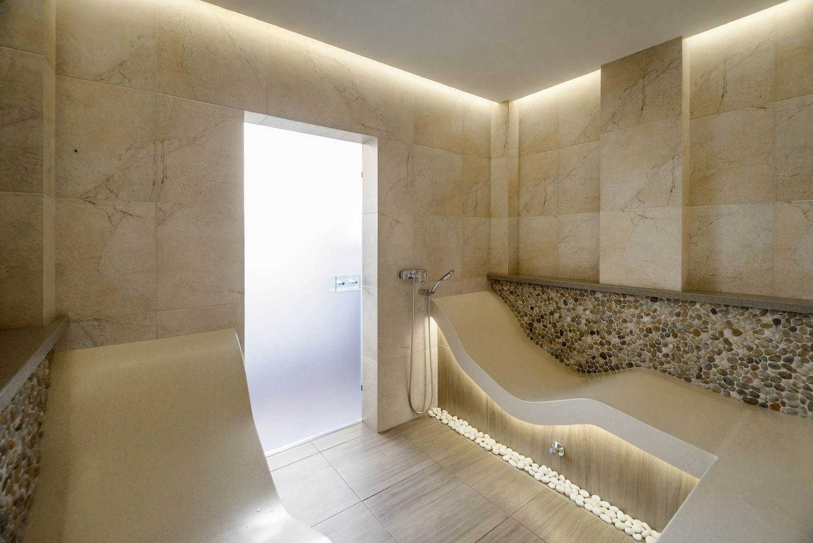 Просторный современный дом для большой семьи