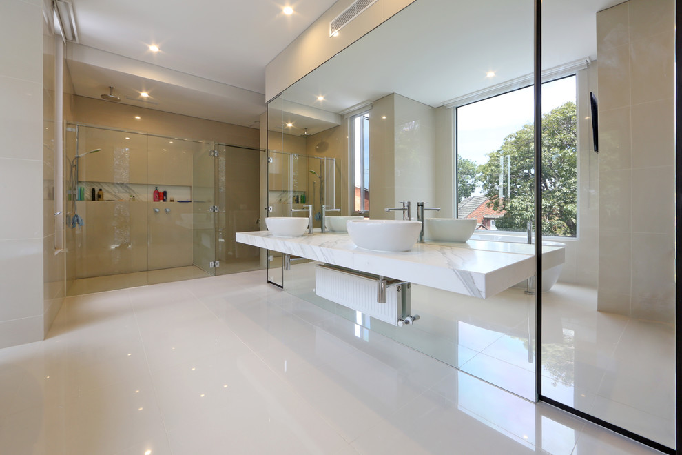 Contemporary bathroom in Melbourne.
