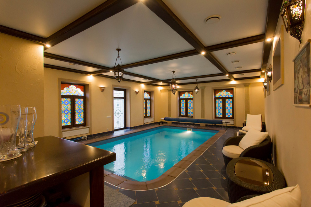 Из дальних странствий возвратясь...