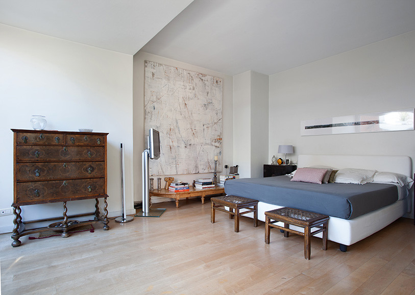 Photo of a transitional bedroom in Barcelona.