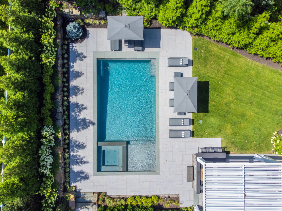 Foto di una piscina minimalista