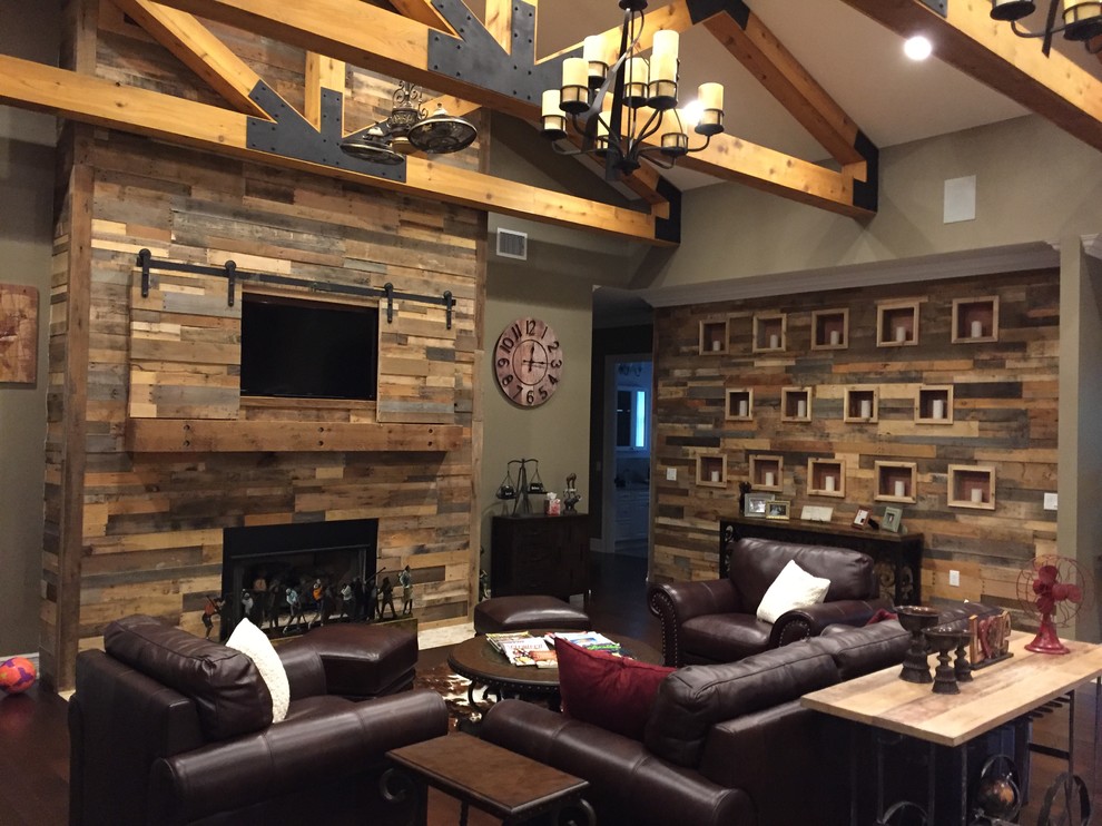 Inspiration for a rustic home design remodel in New York