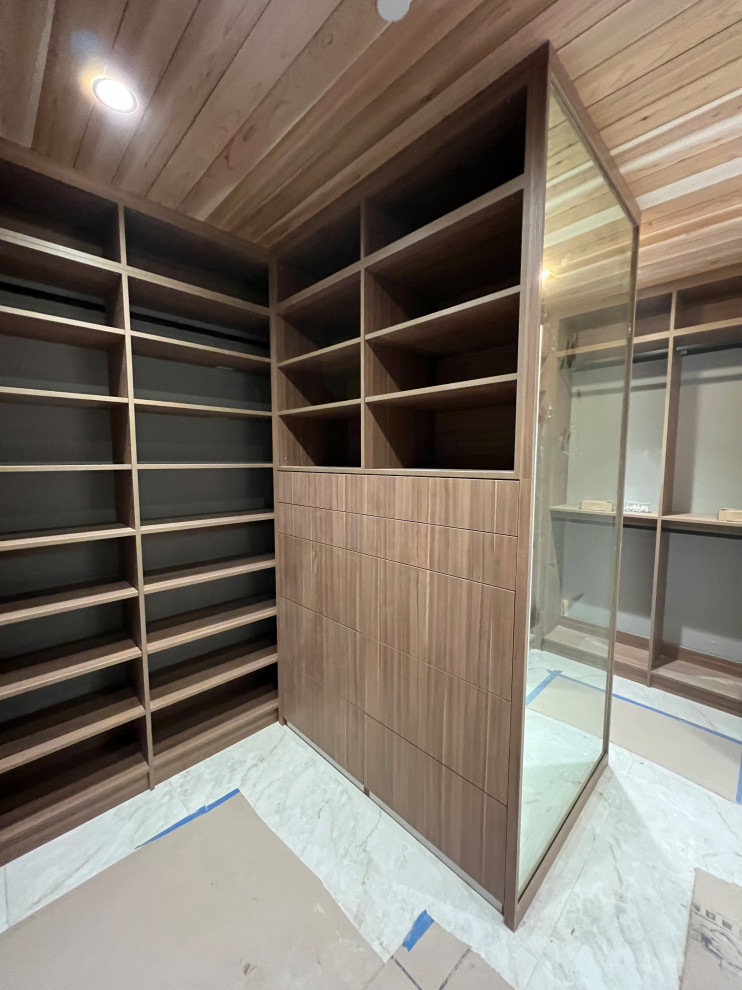 Walk in closet 1