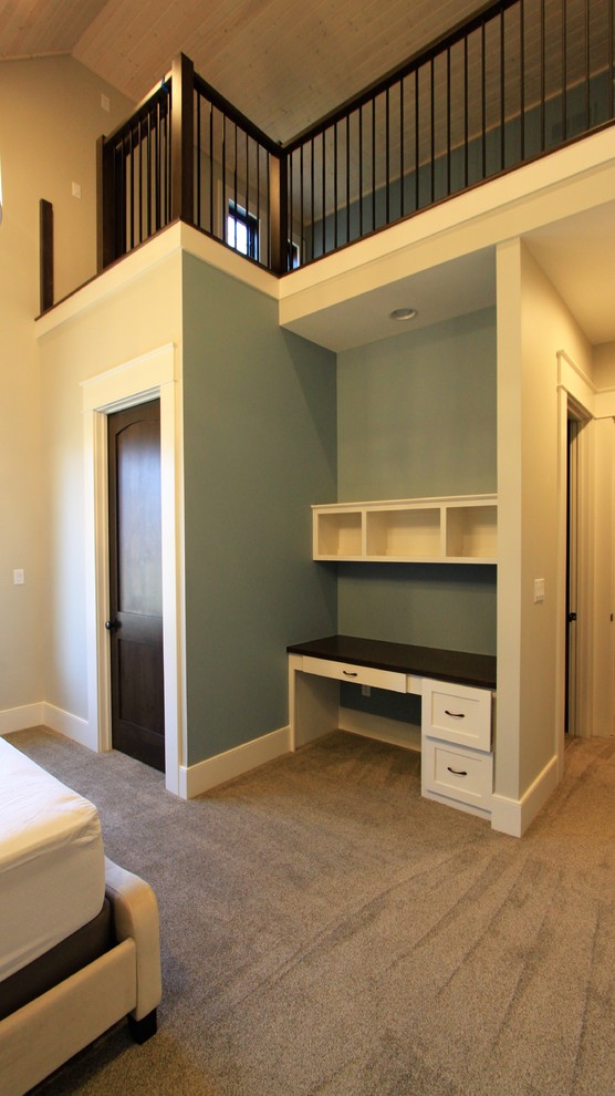 Home design - rustic home design idea in Indianapolis