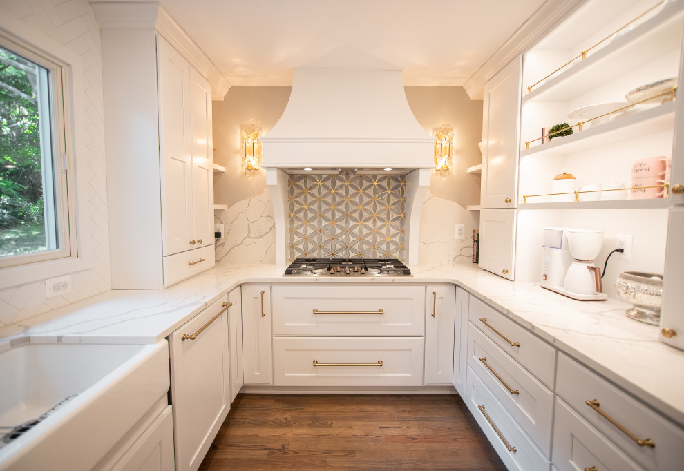 Kitchen - transitional kitchen idea in Baltimore