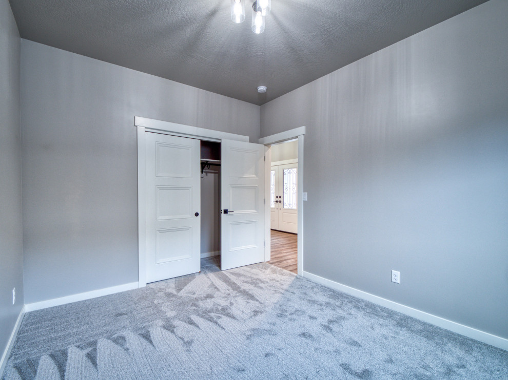 Home design - transitional home design idea